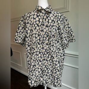 American Eagle Outfitters Black and White Daisy Button Down Shirt